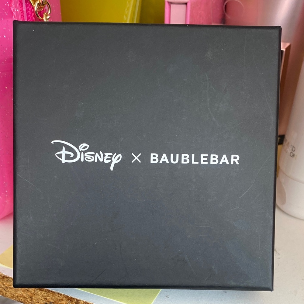 BaubleBar x Disney Mickey St. Patty’s Earrings NIB! 🍀 - Picture 5 of 5